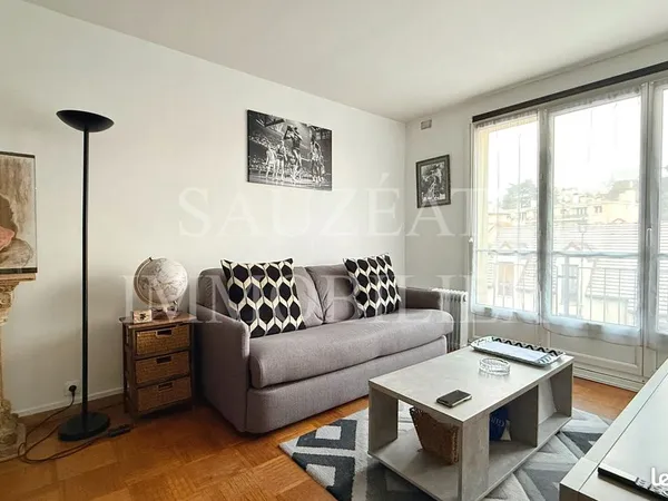 Studio 1 pièce 30 m² 