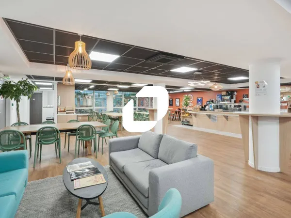 Bureaux 385 m² 