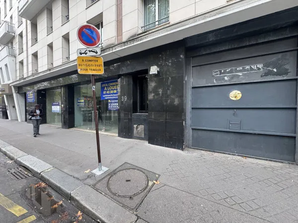 Bureaux 148 m² 