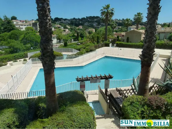 Studio Vue sur Piscine - VENCE 