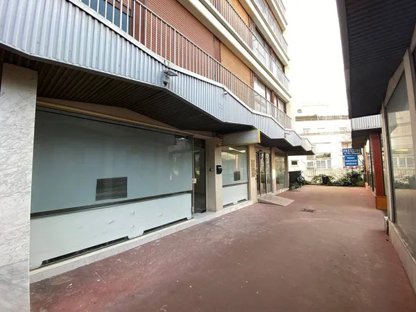 Local commercial 107 m² 