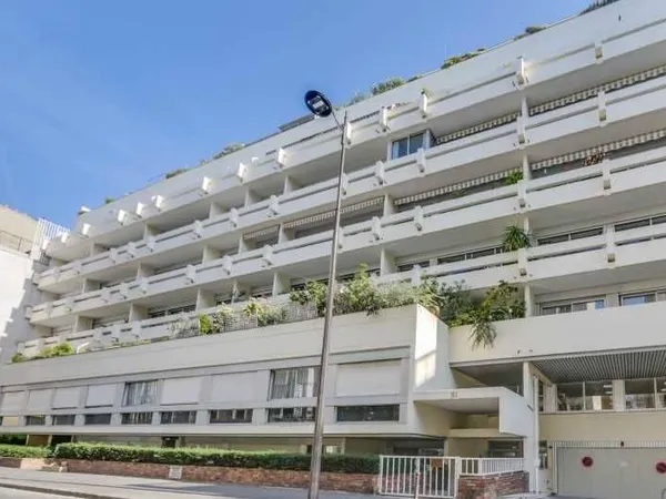 Bureaux 764 m² 