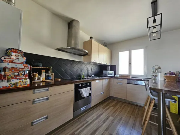 Appartement 4 pièces 77 m² 
