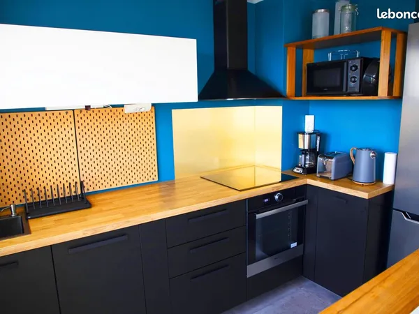 À louer - 3 pièces meublé haut de gamme - 64 m² - Dernier étage 