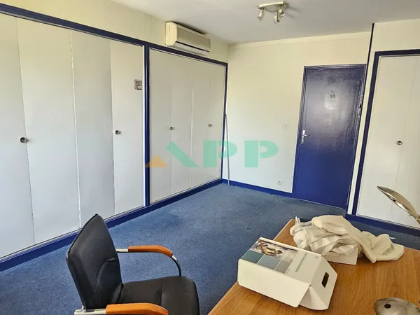 Bureau DIVISIBLE - RN7 - JUVISY SUR ORGE - Total 13.69m² 