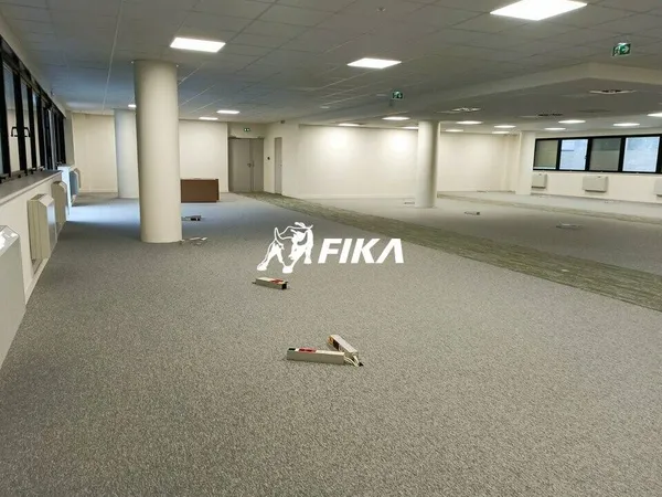Bureau 1092 m² 
