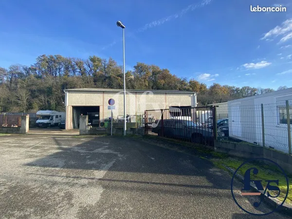 Local d'activité 460 m² 