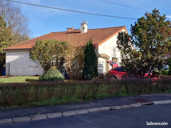 Grande maison individuelle 