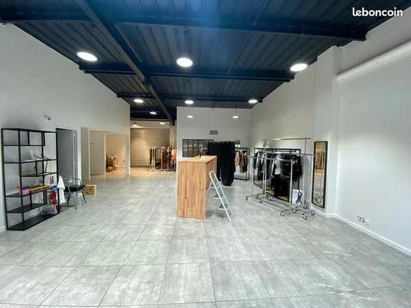 Local commercial 150 m² 