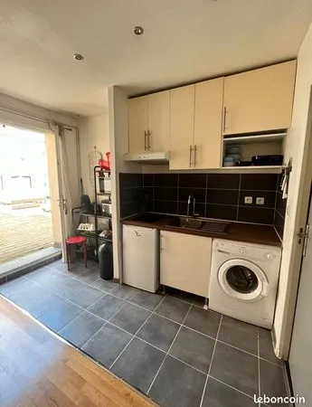 Studio 1 pièce 24 m² 