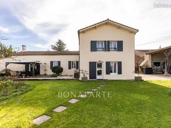 Maison 6 pièces 177 m² 