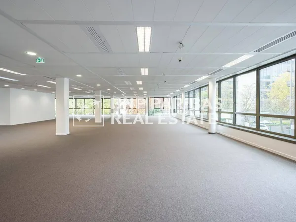 Bureaux 530 m² 