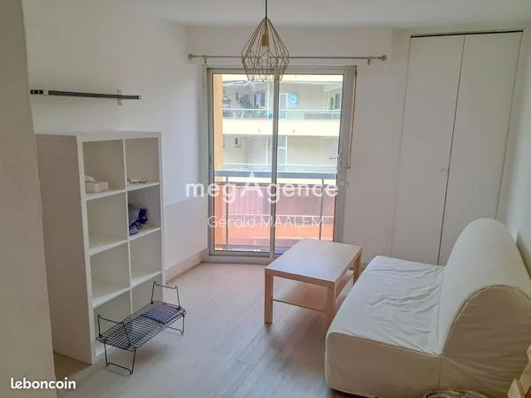Studio 1 pièce 19 m² 