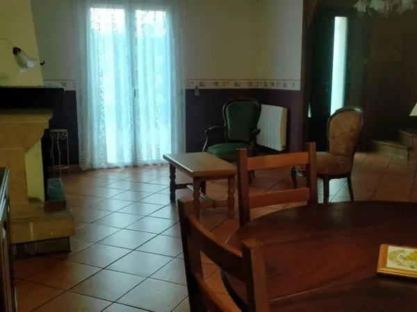 Maison traditionnelle 5 pièces 118 m2 avec jardin 