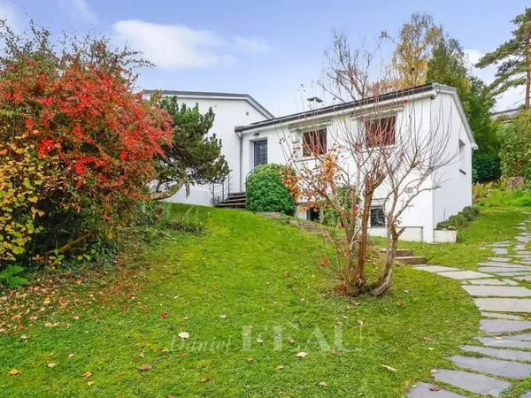 Mareil-Marly, commune limitrophe de Saint-Germain-en-Laye, maison familiale sur grand terrain 