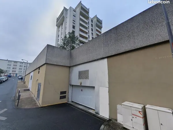 Garage/box 12 m² Joue Les Tours 