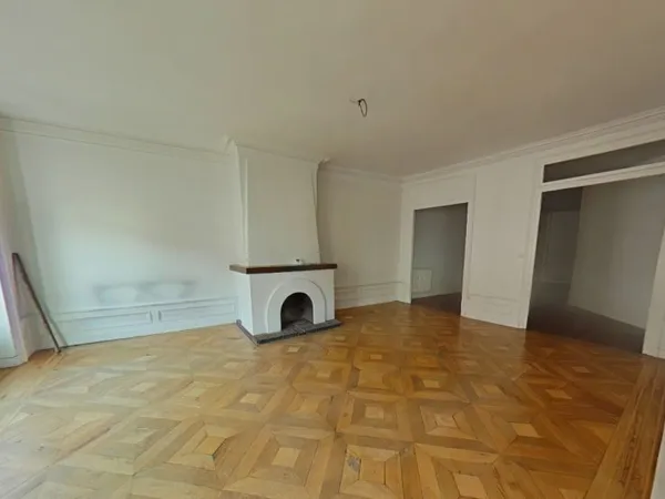 T5 RUE VICTOR HUGO LYON 2E 