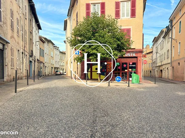 Studio 1 pièce 26 m² 