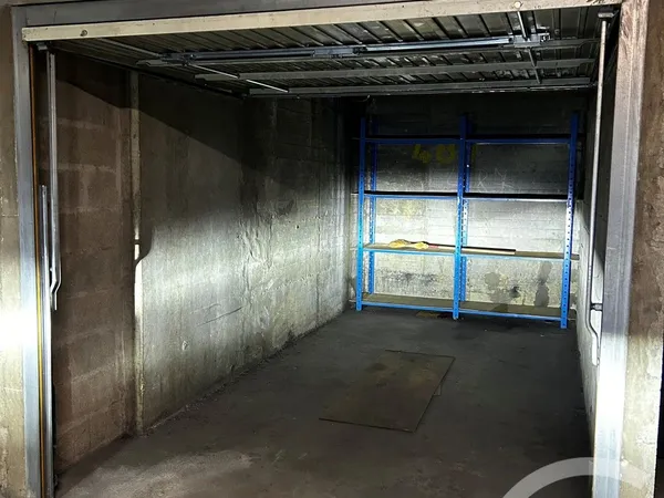 Parking 12 m² 