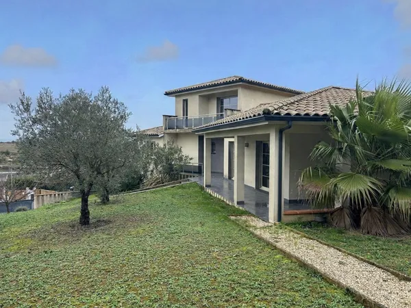 Maison à Carcassonne avec jardin, studio indépendant et garage 