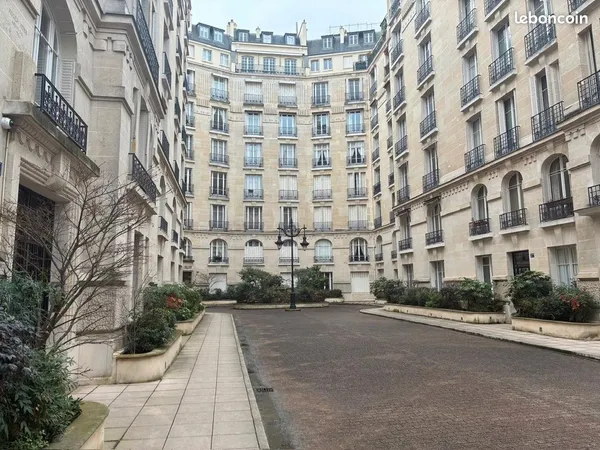 Studio 1 pièce 16 m² 
