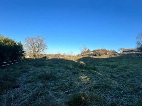 Terrain constructible 1534 m² 