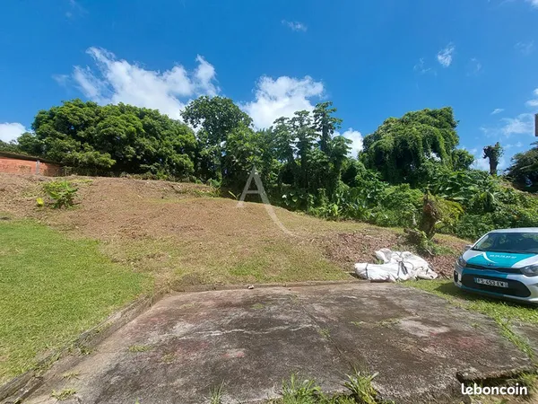 Terrain 646 m² LE LAMENTIN 