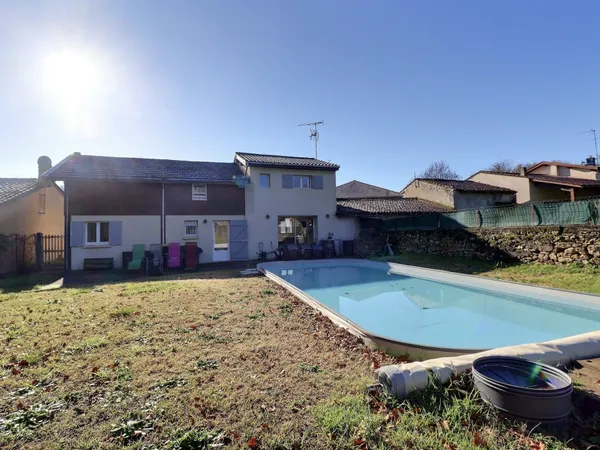 Maison de charme avec piscine et dépendances sur terrain arb 