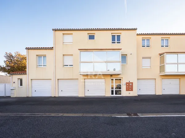 Maison à vendre à Perpignan - 4 pièces, 3 chambres, bon état 