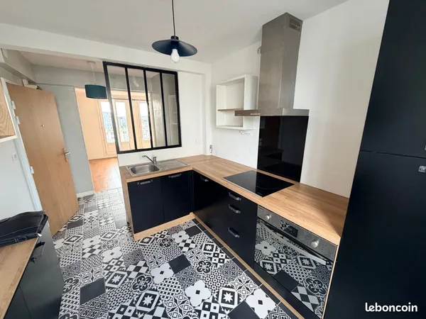 BREST - SAINT-MARTIN SAINT-LUC - Appartement T5 - 84.34 m² - Dernier étage - Balcon - Vue 