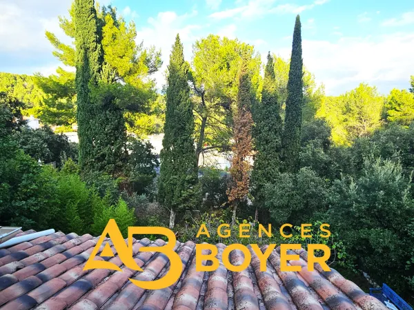BANDOL - MAISON VUE DEGAGEE ET AU CALME 