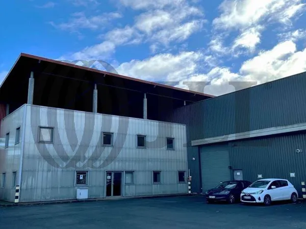 Local d'activité 1961 m² 