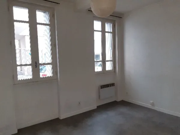 APPARTEMENT F2 PROCHE METRO 