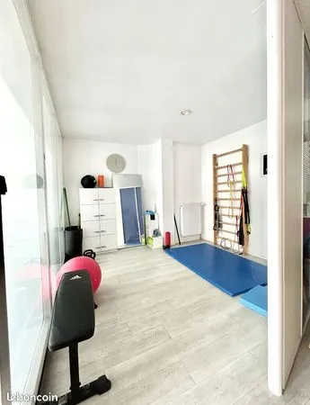 Local commercial 3 pièces 87 m² 