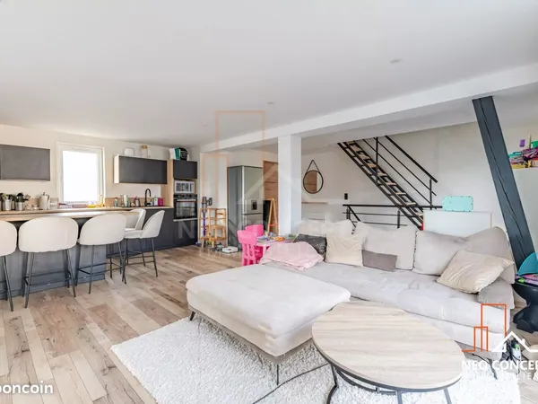 Triplex 4 pièces 100 m² 
