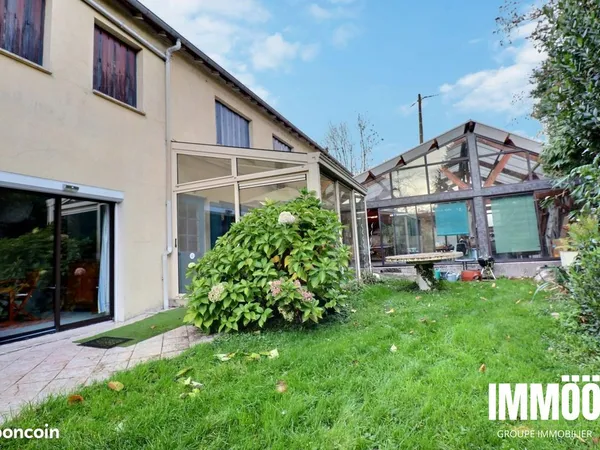 Maison 9 pièces 250 m² 
