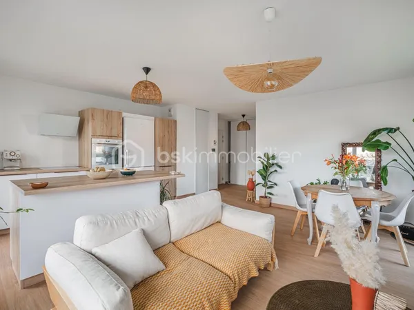 T3 récent en rez-de-jardin - Sales 