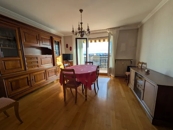 Appartement Roanne T3 dernier étage quartier gare 