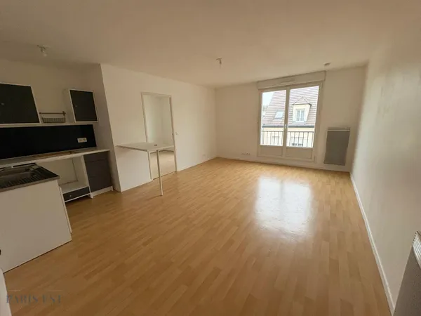F2 Lumineux - Centre Ville Claye-Souilly 