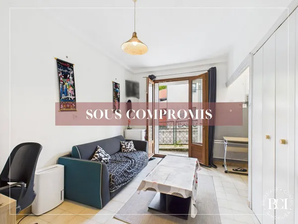 Studio 1 pièce 26 m² 