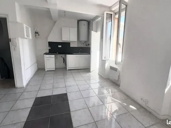 Appartement T3 de 42 m carré au pont du las 