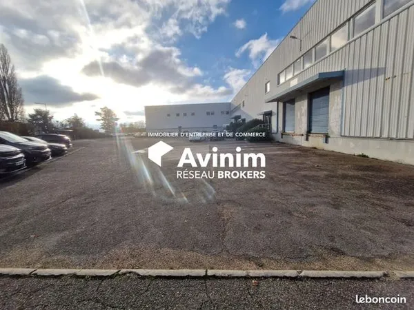 Local commercial 800 m² 
