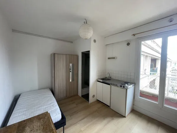Studio 1 pièce 20 m² 