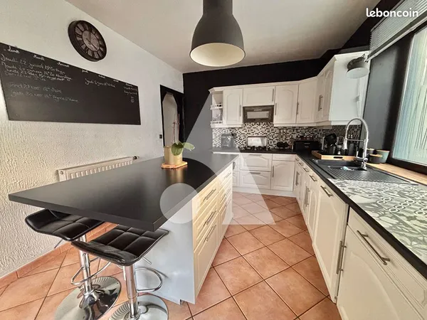 Maison 6 pièces 140 m² 