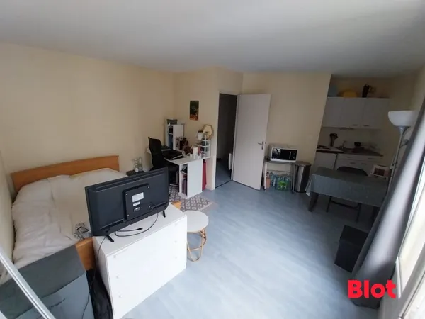 A LOUER / RENNES VILLEJEAN - STUDIO 24.70m² - 475€ CC - PARKING & CELLIER 