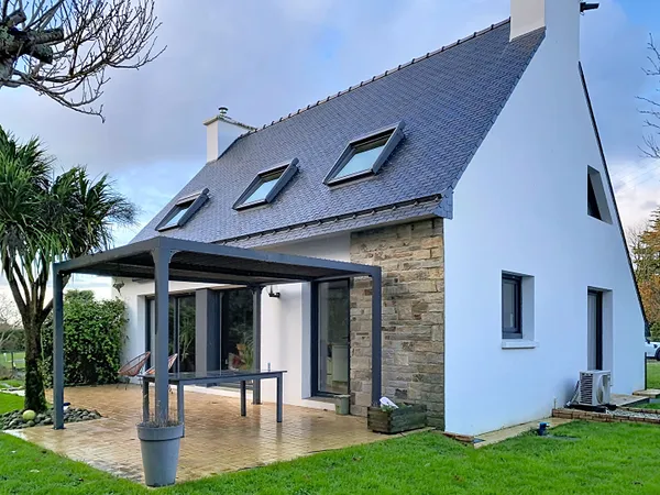 Belle Maison moderne et familiale à MELLAC avec 5 Chambres 