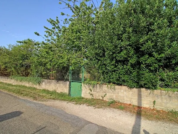 À vendre - Verger clôturé de 580 m² 