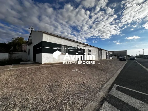 Local commercial 97 m² Magalas 