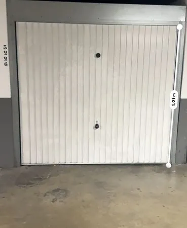 Garage/BOX Evry Courcouronnes face à agora gare evry 2 