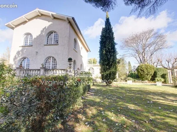 Maison 8 pièces 215 m² 